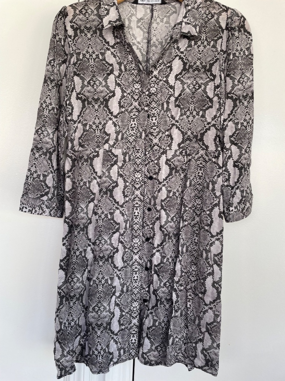 Dress - Picture 3 of 6